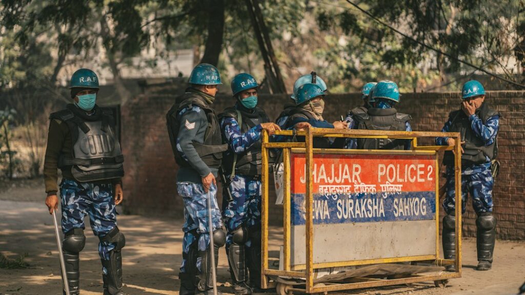 Police officers – illustrative image for MP Police Constable Online Form 2026 recruitment guide